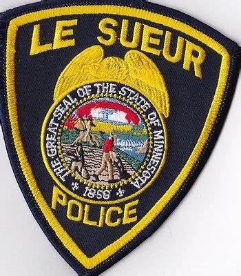 Le Sueur P.D. mourning loss of officer to brain cancer